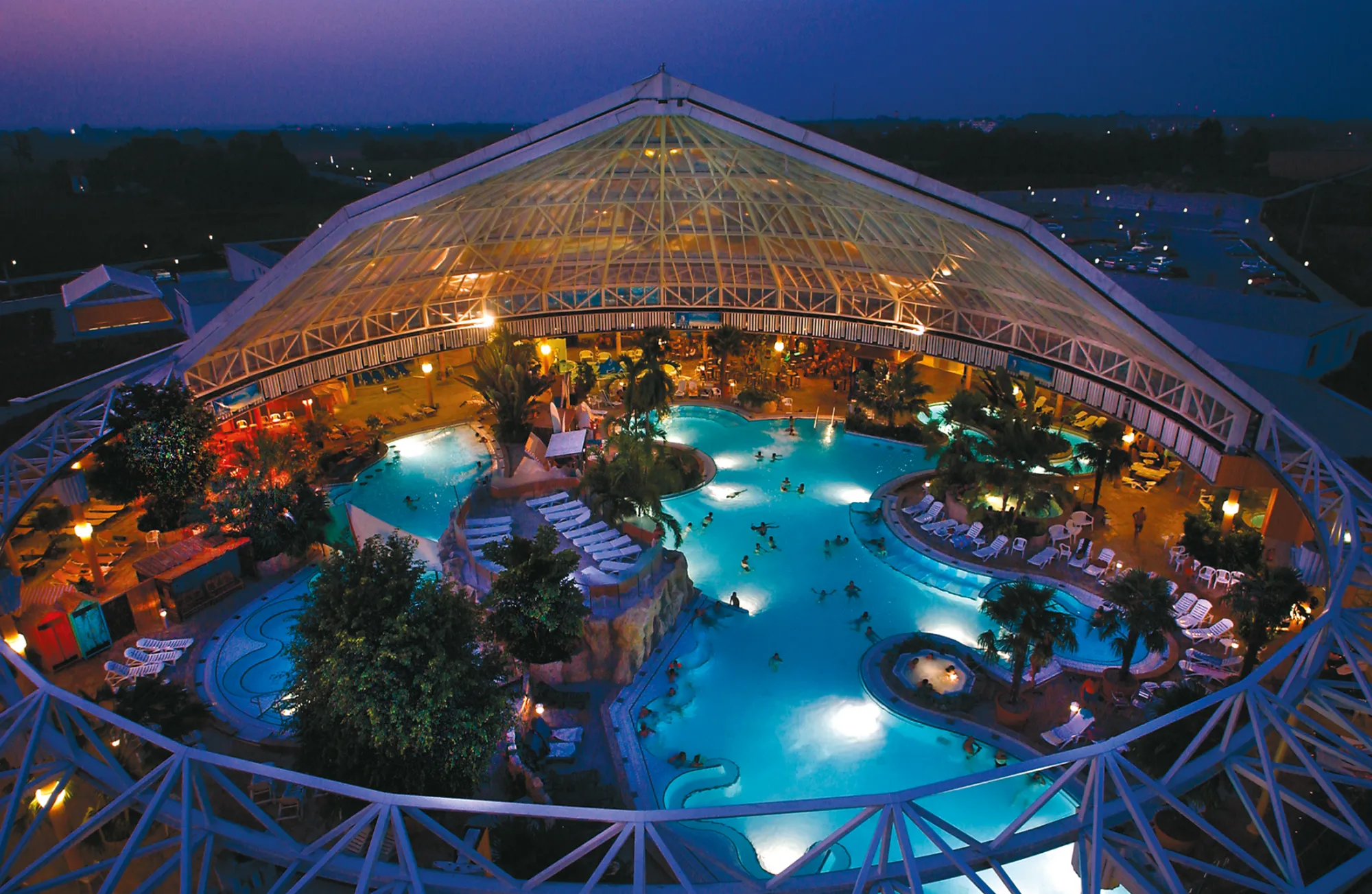 Therme Erding – 300 Meter vom Wohnmobilpark Erding